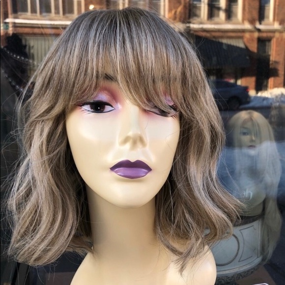 Ash Blonde short clip up bob 1950’s Style 2019 Wig main image 4